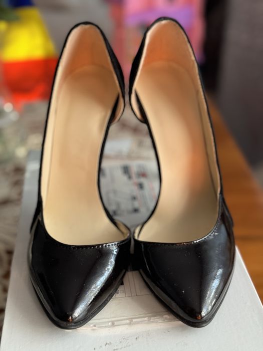 Vand Pantofi dama marimea 37