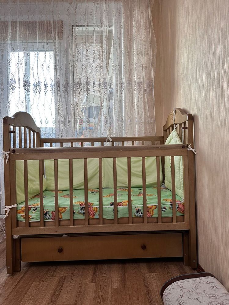 Продам детскую кроватку