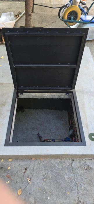 Capace metalice pentru beci/pivniță + scări metalice robuste