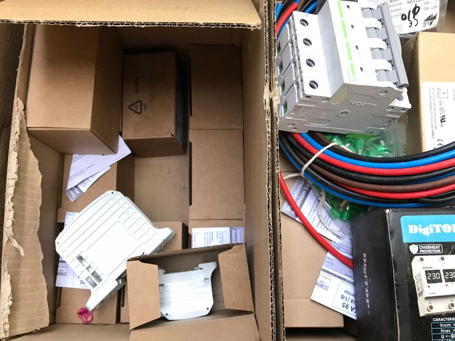 materiale electrice stabilizator releu tensiune usol Noark cleme