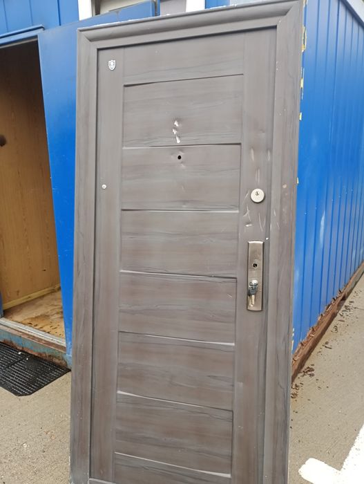 Ușă metalică de apartament