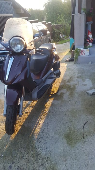 Vând (schimb)scuter Piaggio Beverly motor 500 . An 2005