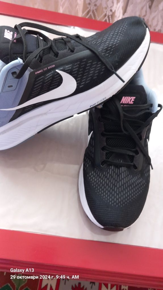 Nike zoom structure 24