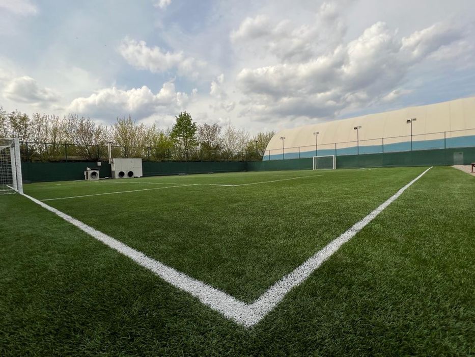 Inchiriere teren fotbal sintetic acoperit si incalzit baza sportiva