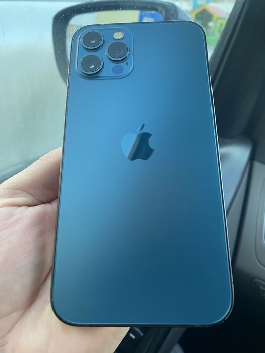 Продам Айфон 12про