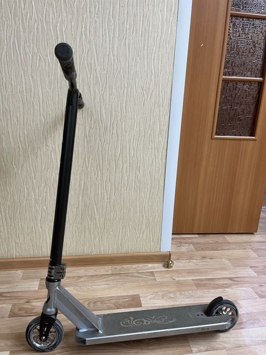 Продам трюковой самокат в отличном состоянии