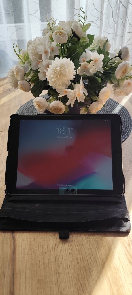 Продавам Ipad Air 1