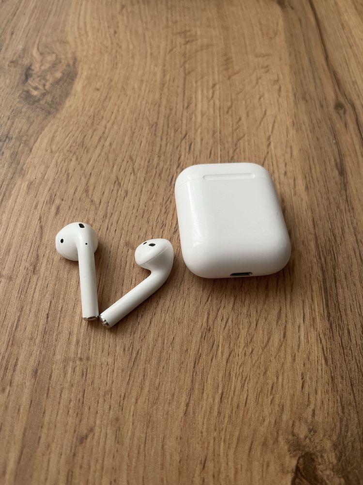 AirPods 2.