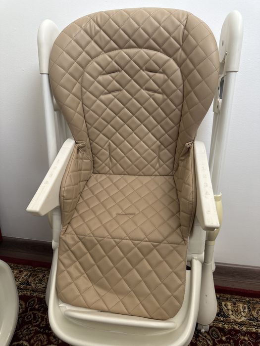 Кормящий стульчик для маленьких. Много не пользовались.