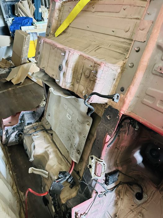 Задна част от купе за BMW M5 2023 година