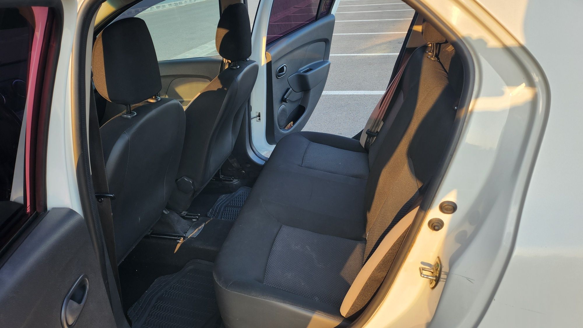 Dacia Logan 1.2 benzină