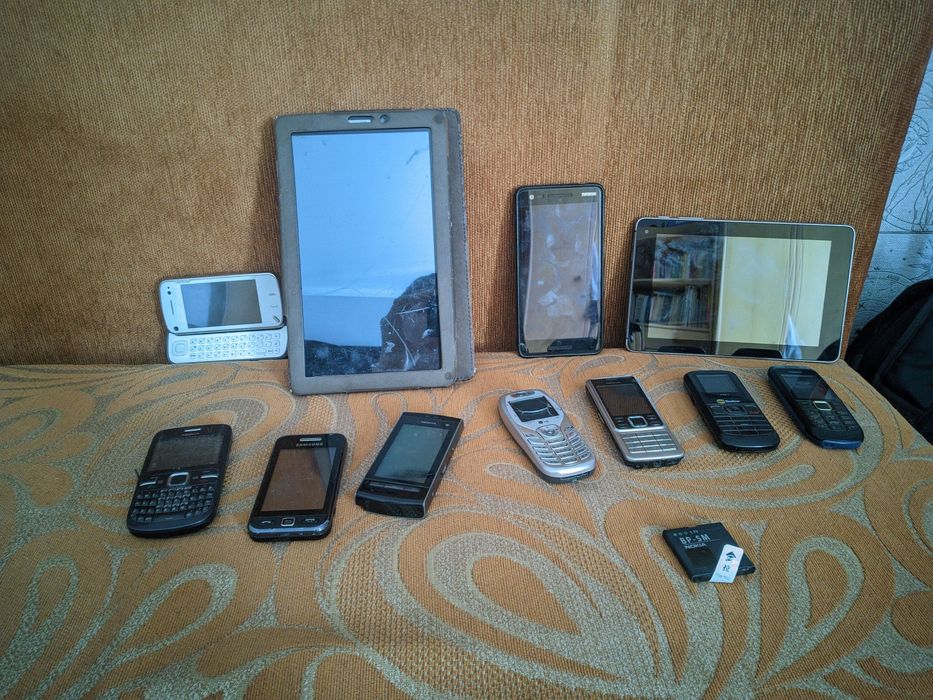 Телефоны (кнопочные), Планшеты, на запчасти