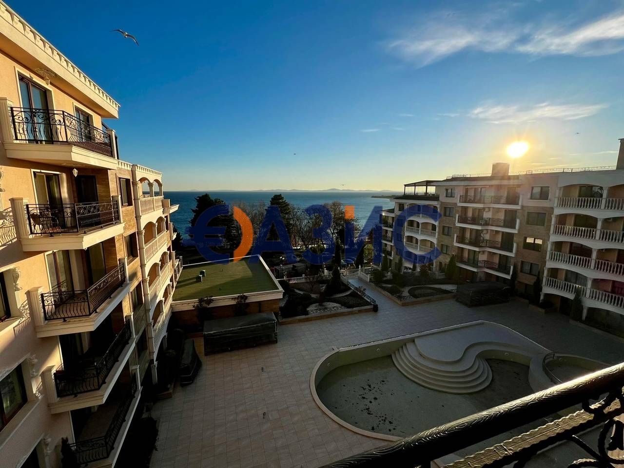 Продава се Тристаен апартамент в Несебър - 114 кв.м за 2193 €/кв.м - Снимка #8