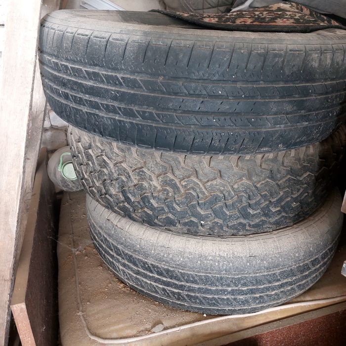 Продам шины размер 225/70/16 б.у