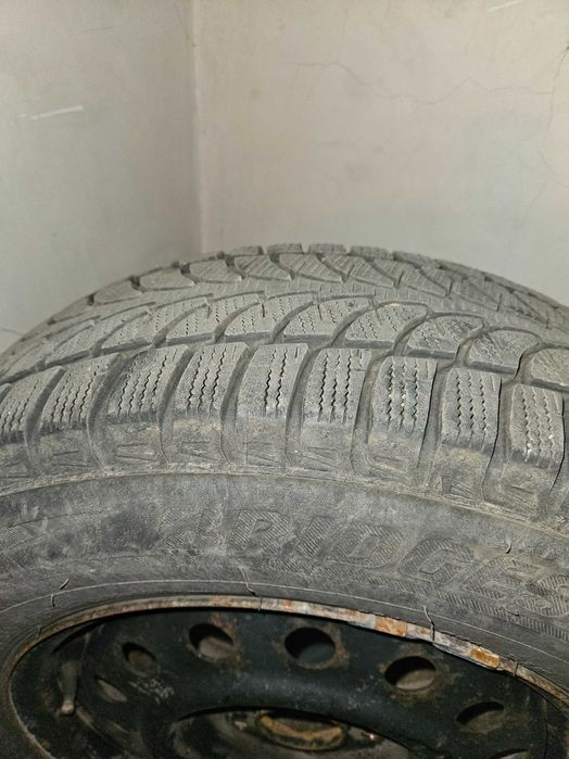 Зимни гуми с железни джанти 215/70/16