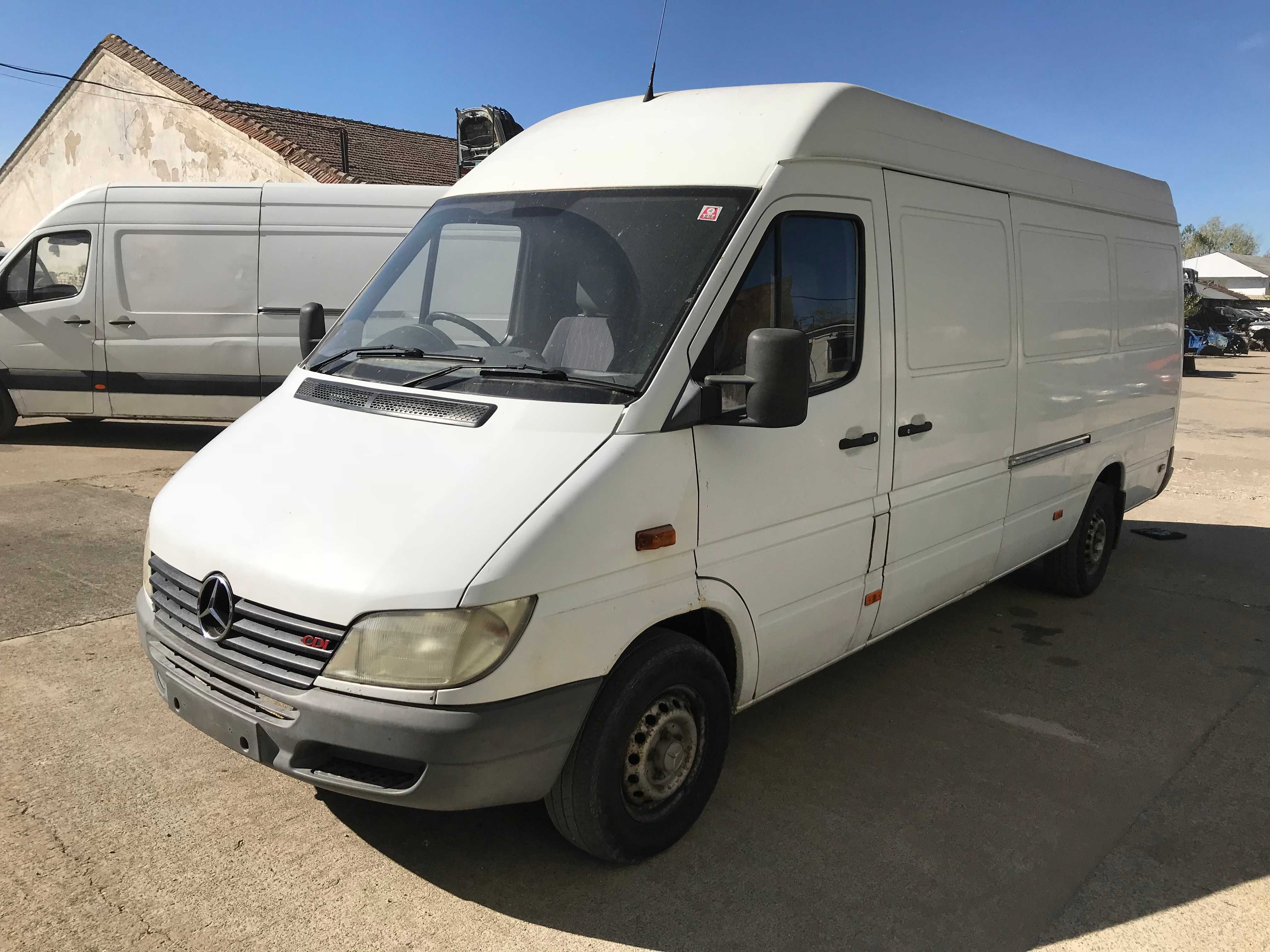 DEZMEMBREZ Mercedes SPRINTER 308 311 313 CDI 3 PANOURI 2001