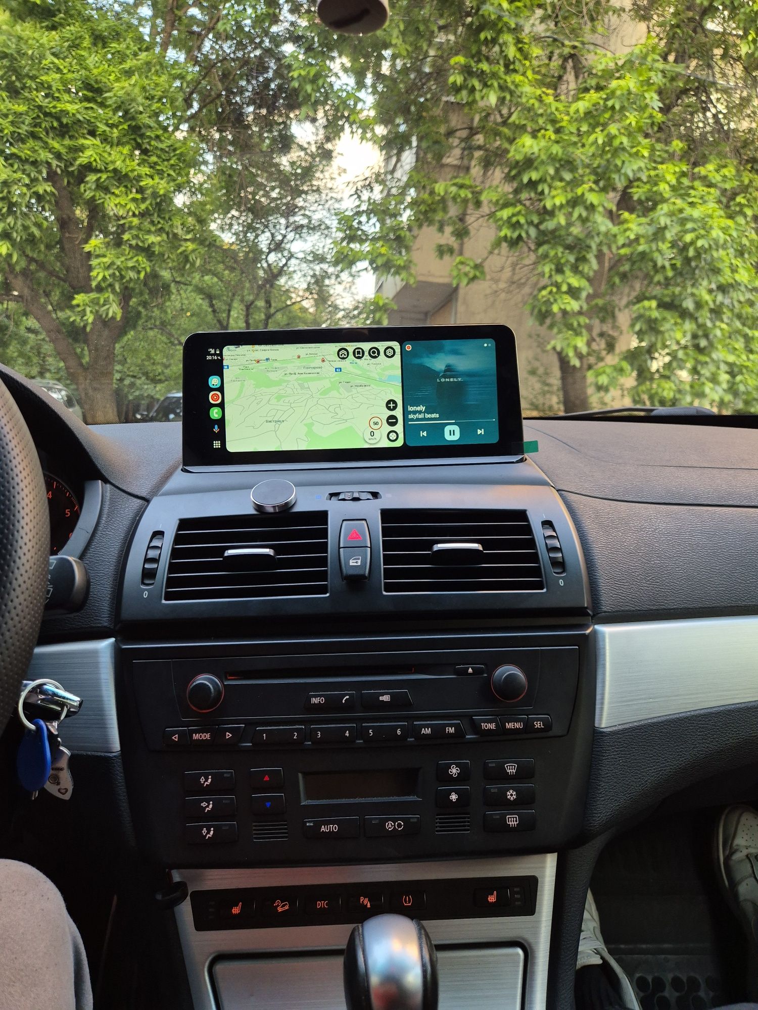 Актуализация на навигационни карти, монтаж на ANDROID и CarPlay модули
