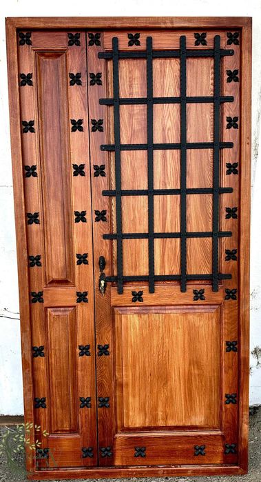 Usi Rustice din lemn masiv, Calitate superioara, 3000 lei