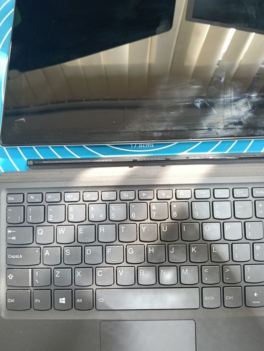 Tableta miix 520 lenovo