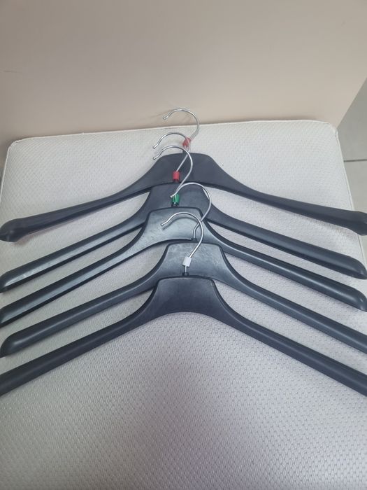 Продам вешалки 100 тенге