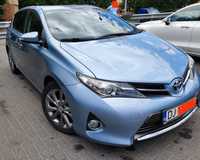 Toyota Auris Hybrid 2013