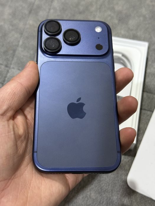 17 pro 256g 100%  18sikl