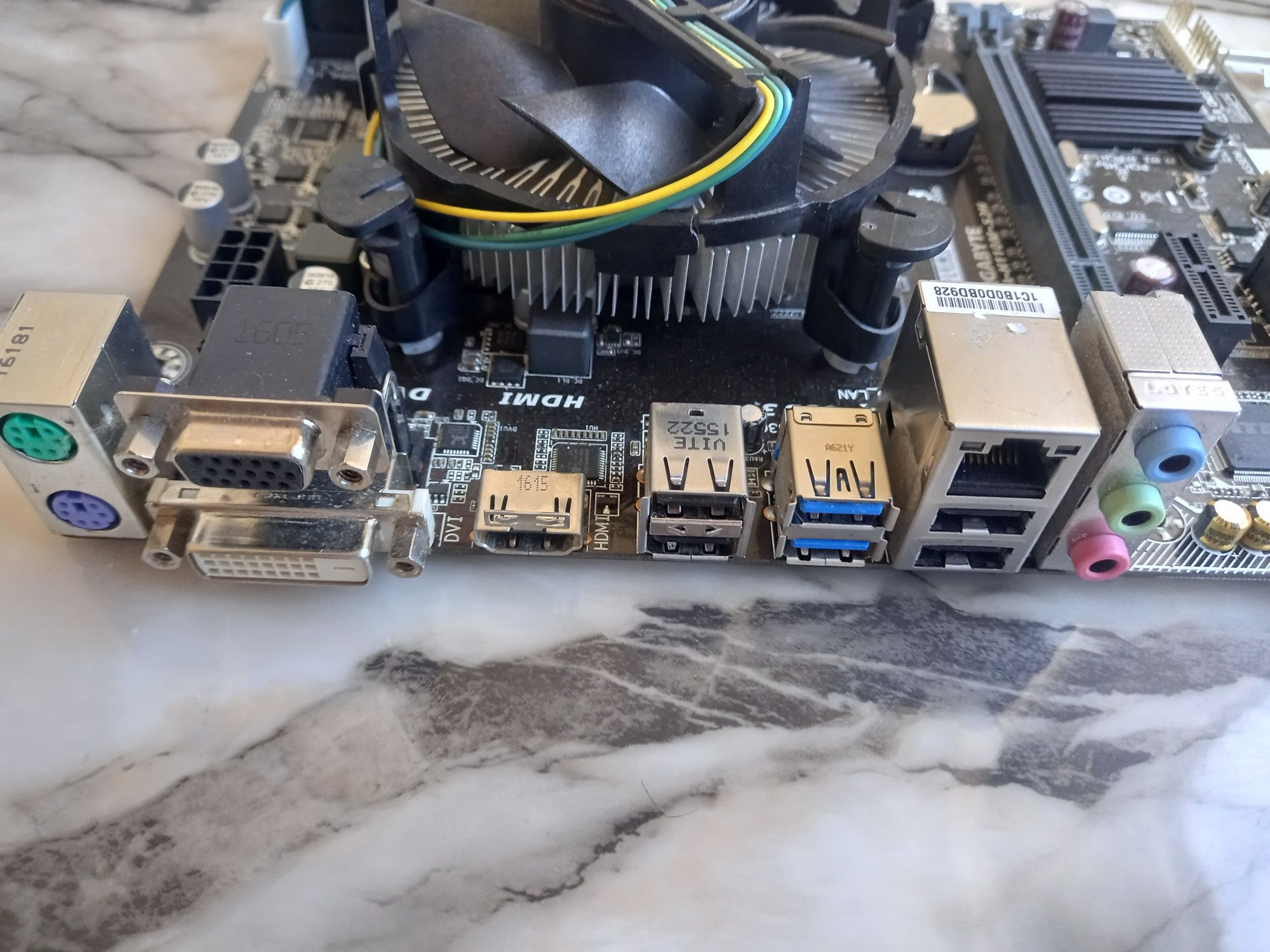Дънна платка GIGABYTE H110M-S2H+ Intel® Core i5-7500+16gb ddr4