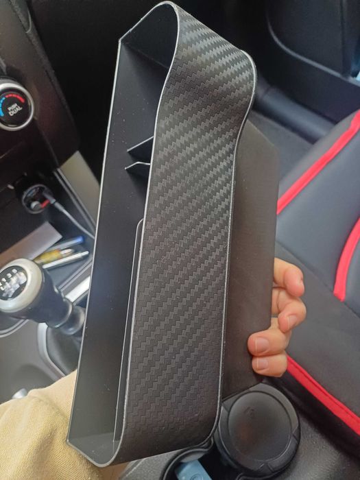 Органайзер между  седалките