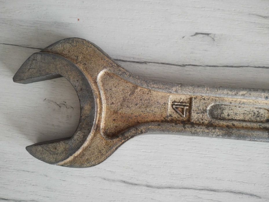 Гаечен ключ размер 41мм./46мм.