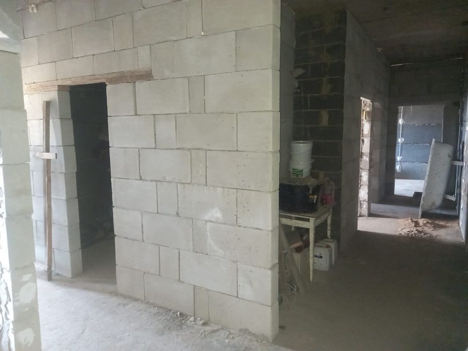 Продам 4 комн Дом( 100 КВ м) + гараж