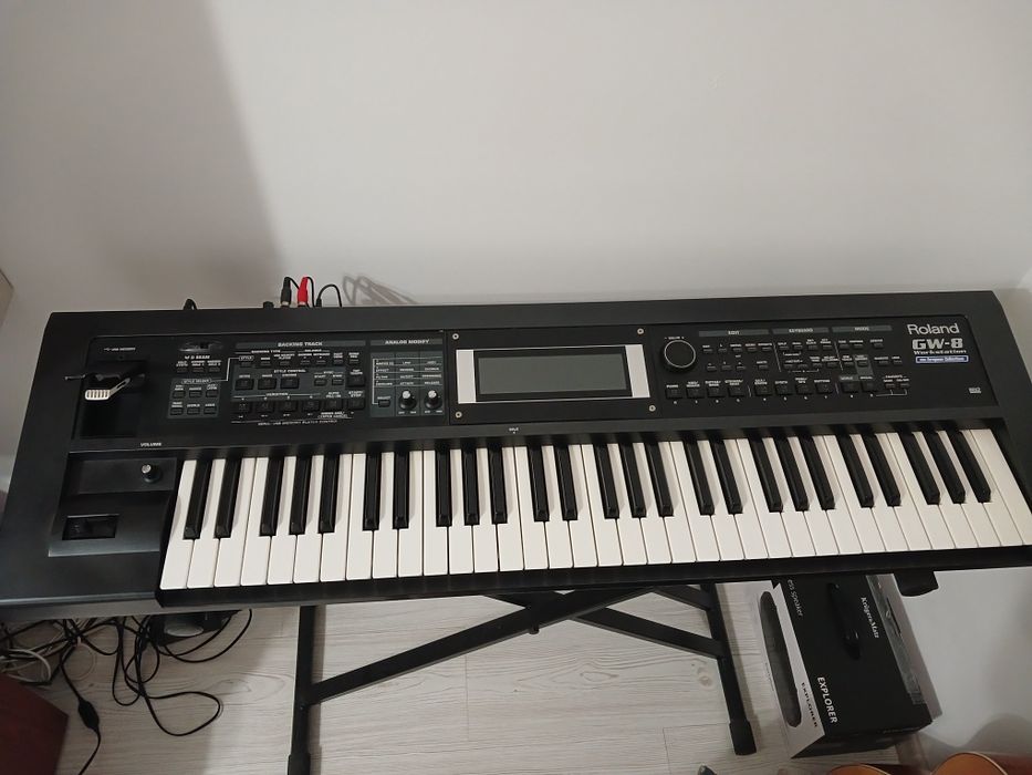 Roland GW 8 workstation USB clapa pian sintetizator