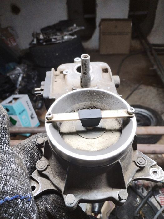 Мерседес 190 запчасти расходомер паук