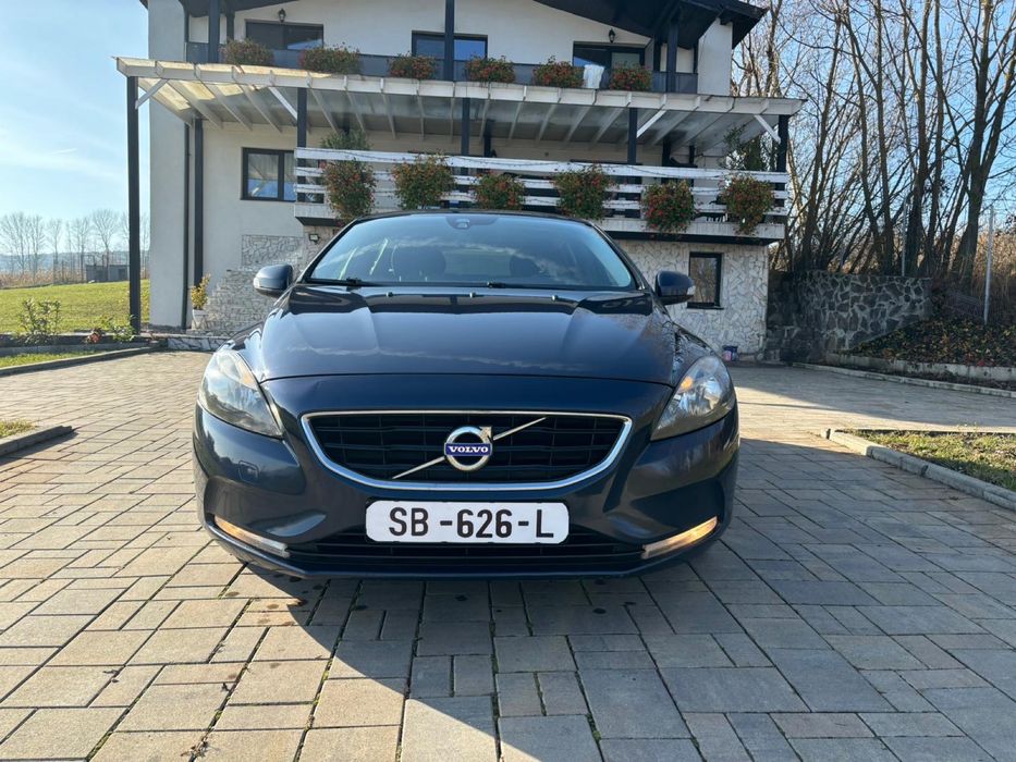 Volvo v40/ 2015.08/ 1.6 d