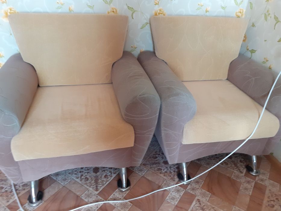 Продам 2кресла для зала.