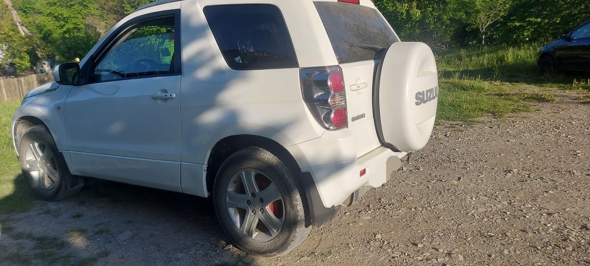 Vând suzuki grand vitara