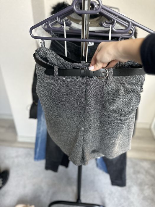 Нови стилни панталонки с коланче Vero Moda