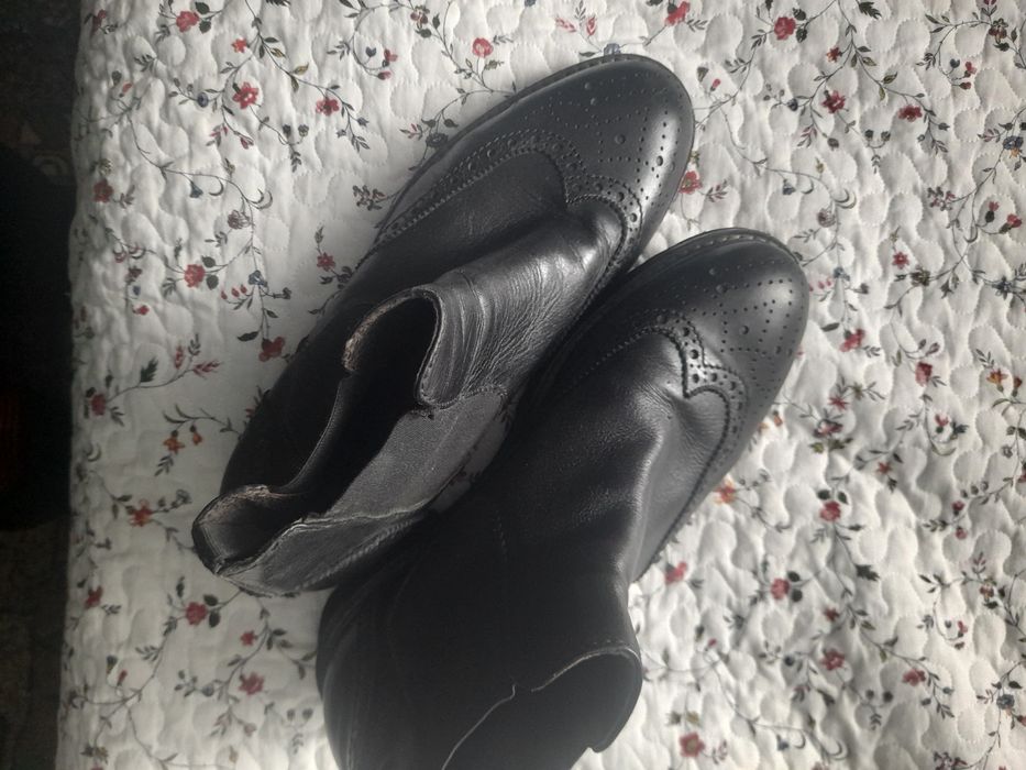 Ghete made in Portugalia de piele adevarata.