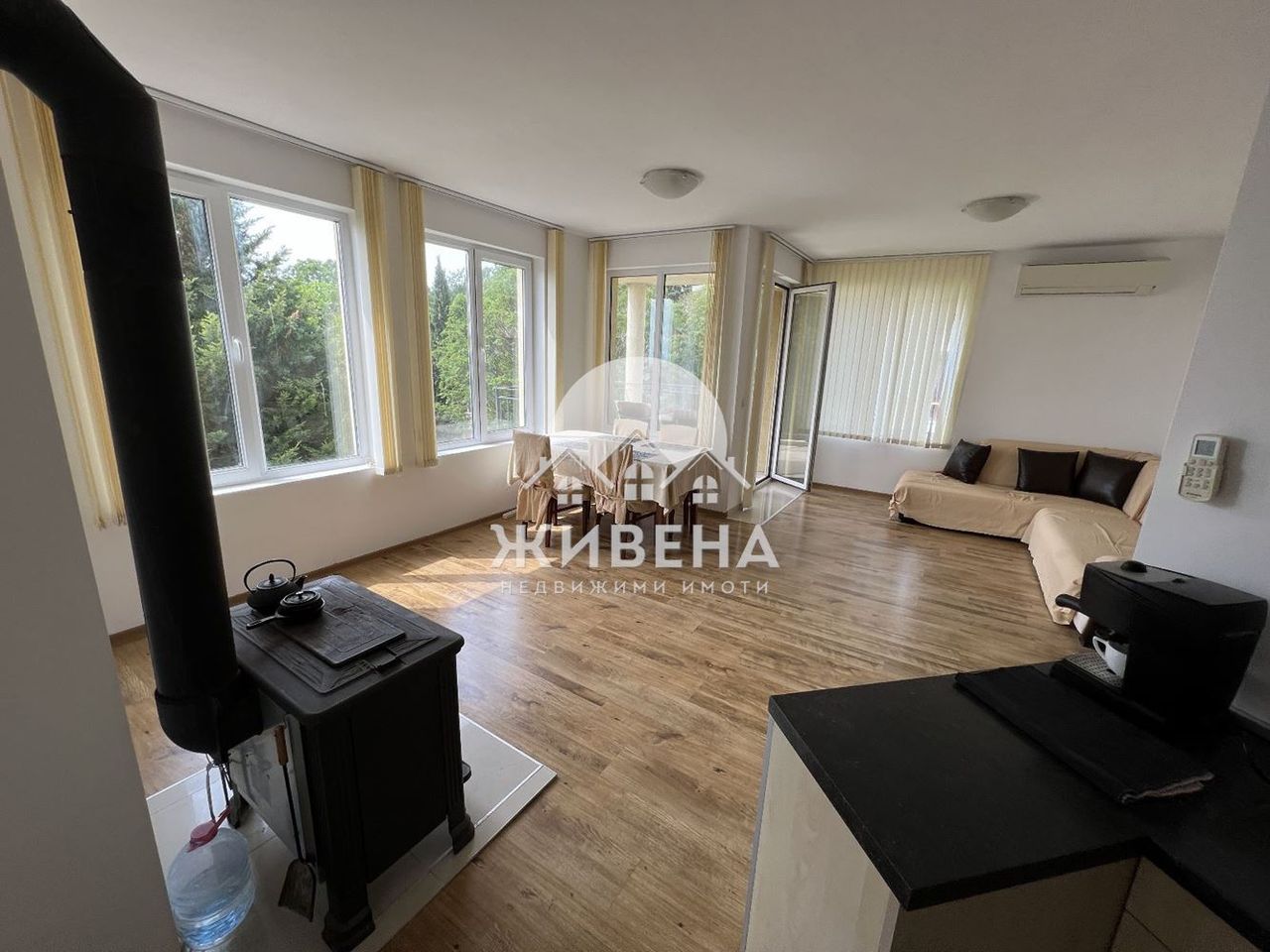 Продава се Четиристаен апартамент в Варна, м-т Траката - 140 кв.м за 1643 €/кв.м - Снимка #2