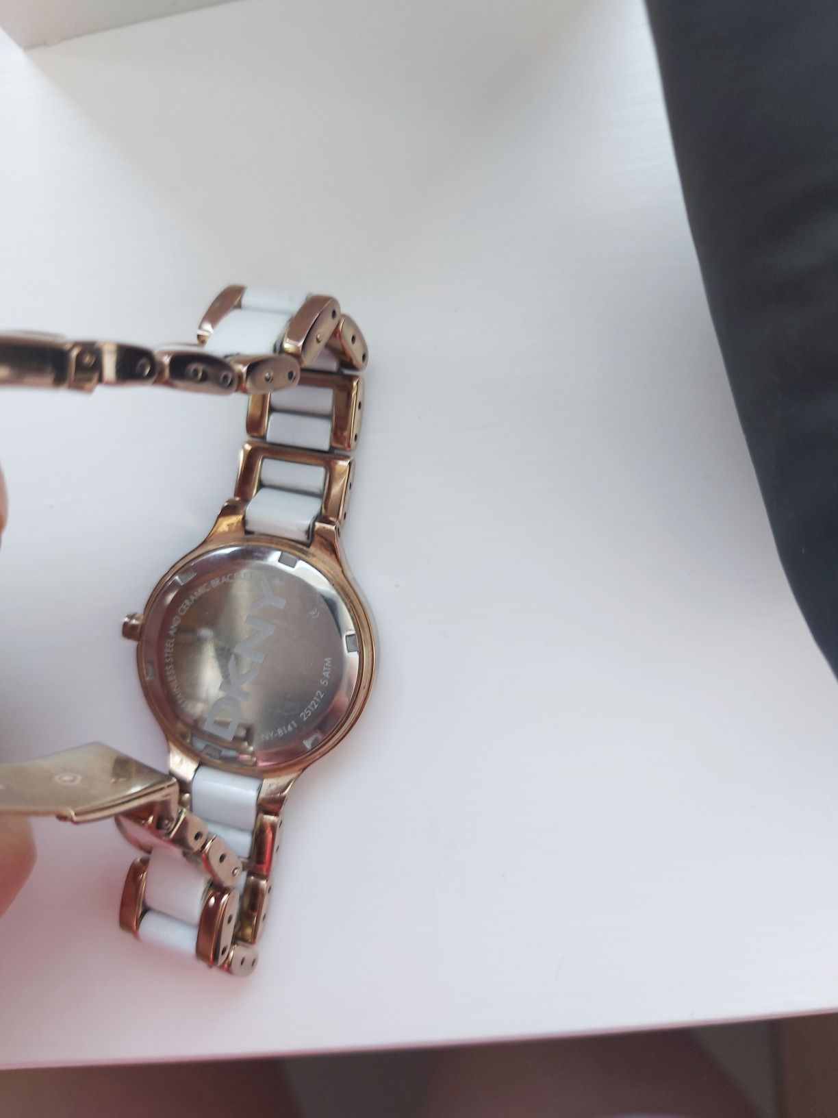 DKNY оригинален часовник В отлично състояние