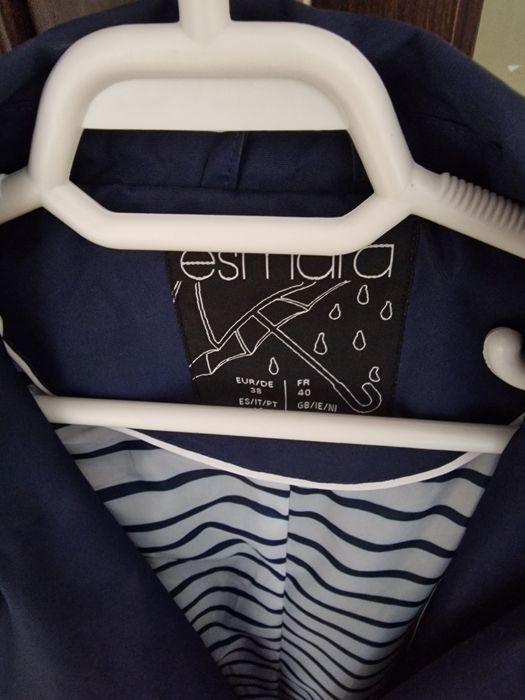 Trenci  impermeabil in stare foarte buna