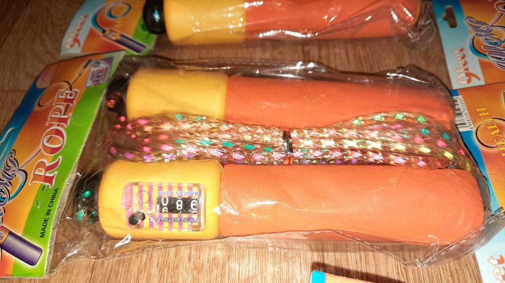 Продам скакалки новые