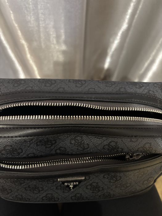 Мъжка чанта GUESS