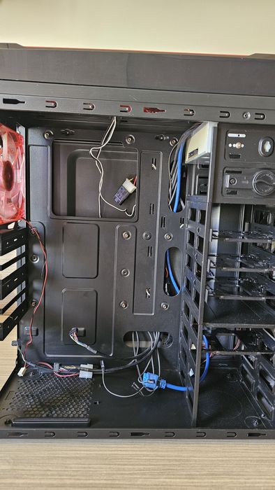 Carcasă Segotep Fighter C + ventilatoare + unitate optică CD/DVD