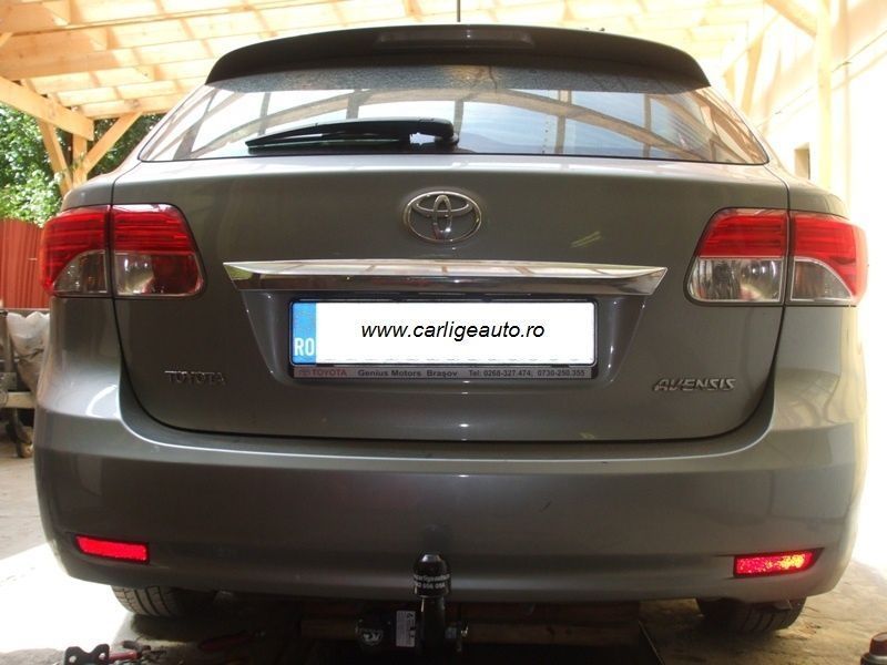 Carlige auto de remorcare Toyota Avensis
