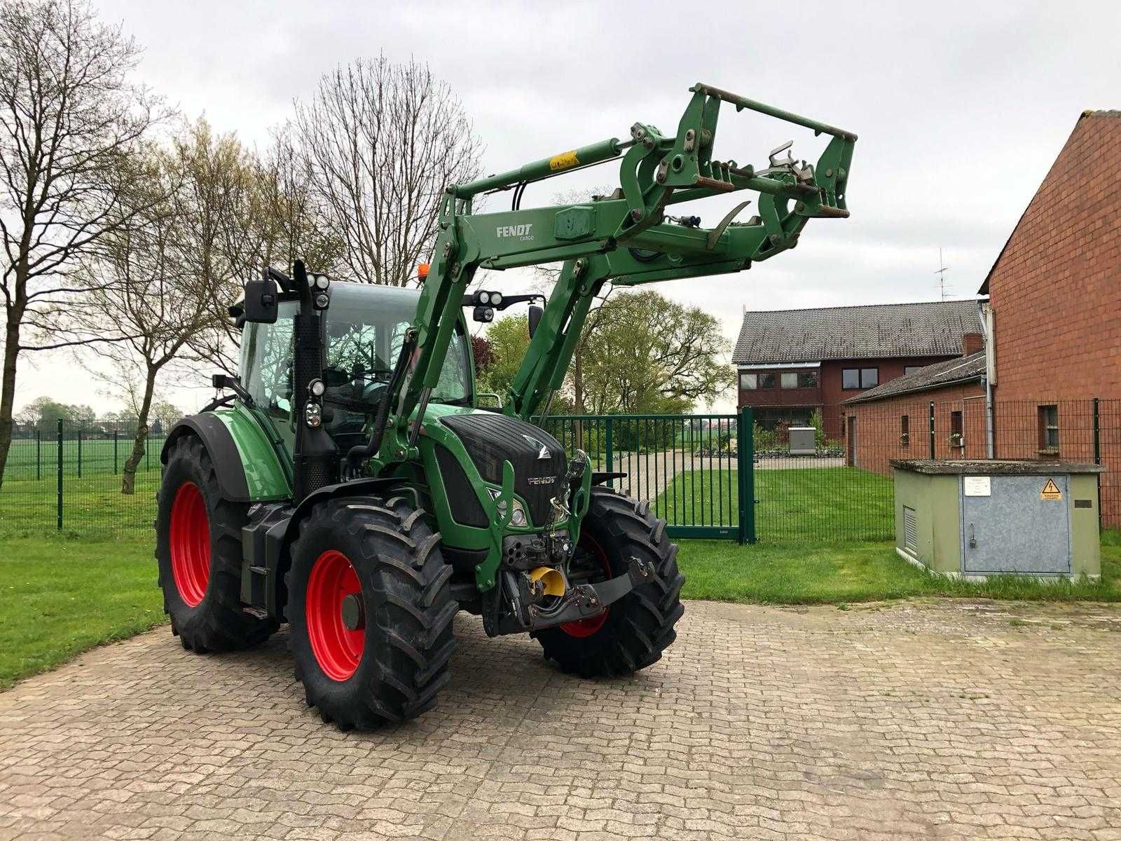 Tractor FENDT 516 Vario cu Incarcator an 2014 9.200 ore AC recent adus