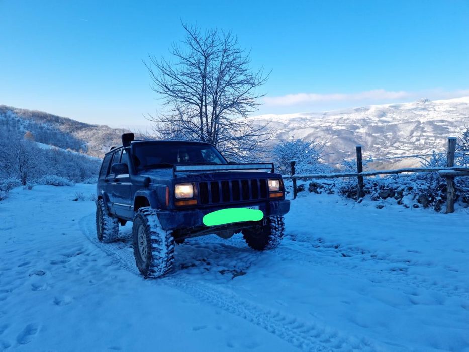 Vând Cheroke XJ 2.5 TDI