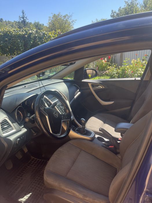 Opel astra j.