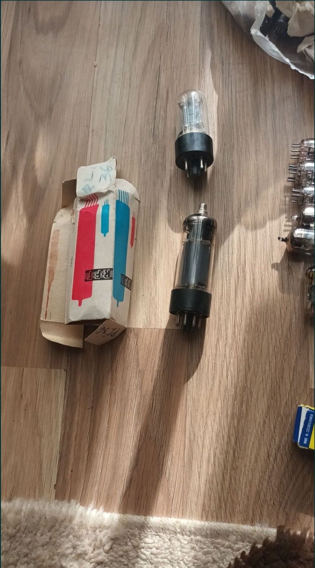diode, triode, tuburi, lampi incandescente vechi