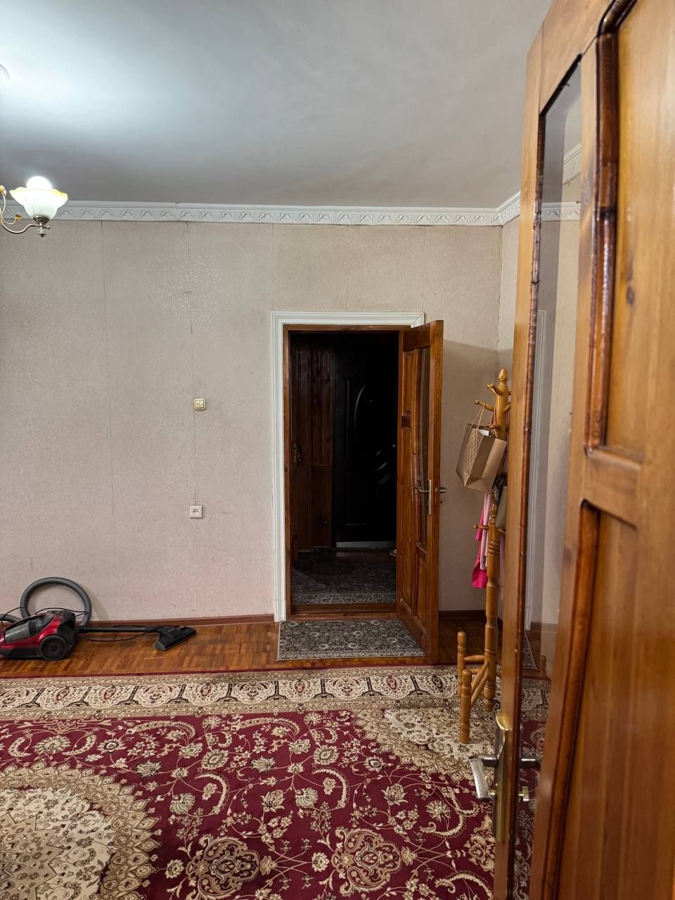 Беруний метро 1 хона 350$ СРОЧНО