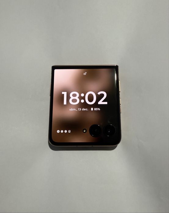 MOTOROLA Razr 60 Ultra 5G , 256 GB , 16 GB RAM , Dual SIM